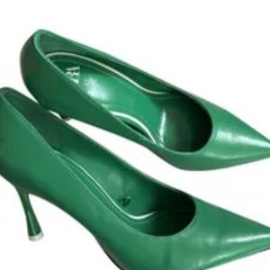 Zara Green Heel with a white tip heel